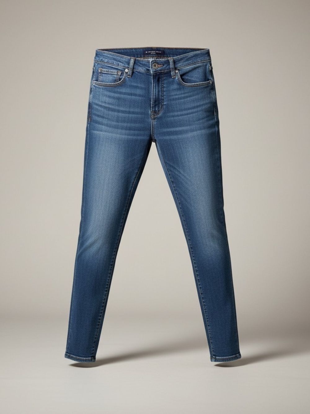 American Eagle Outfitters Skinny Jeans in Medium Blue Wash Size 4